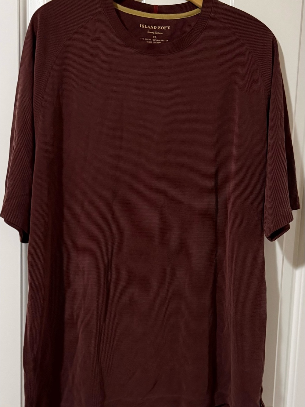 Tommy Bahama Island sport Men's Maroon Crewneck T-Shirt  xl